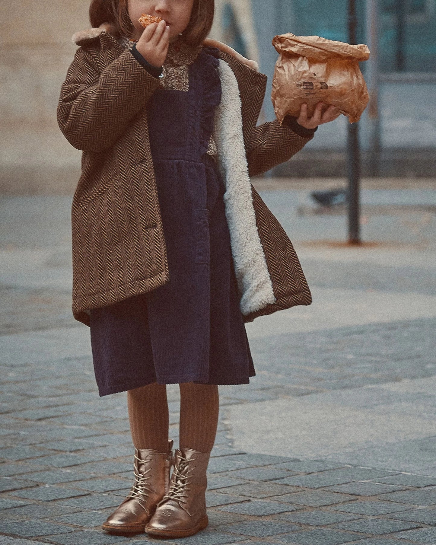 Manteau laine à chevrons beiges et noir