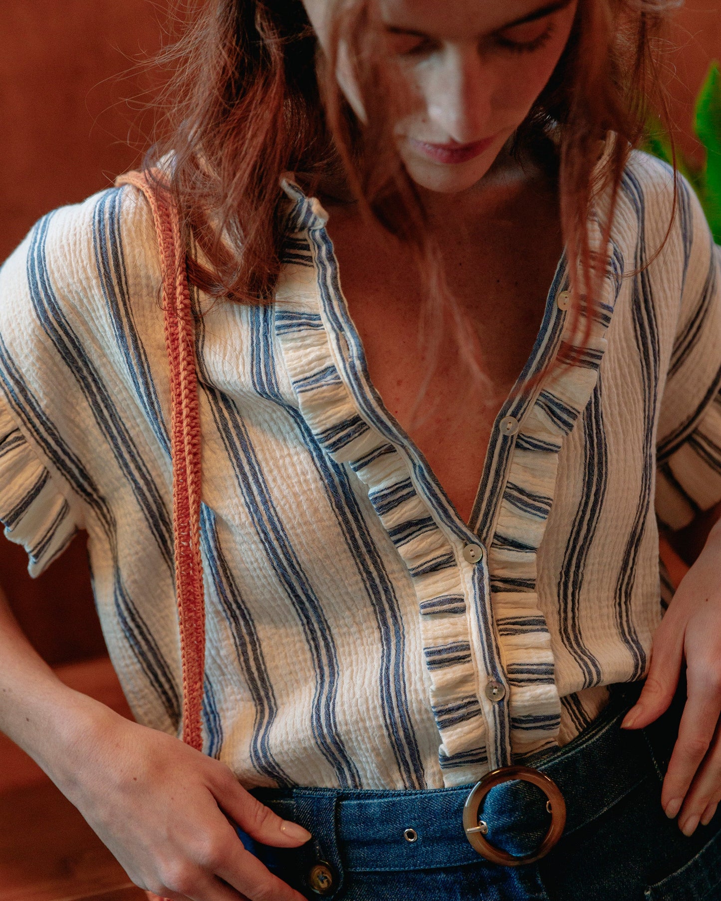 Blouse rayures à volants bleu et écru