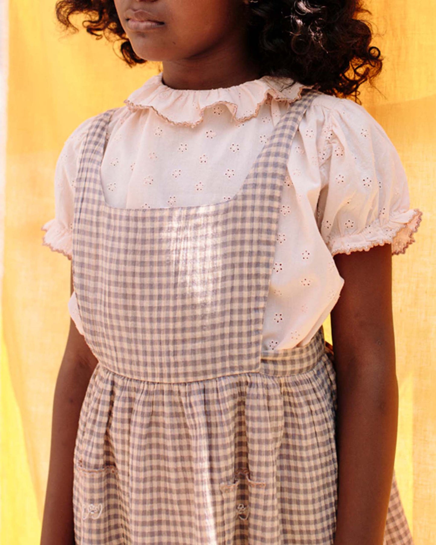 Blouse évasée broderie anglaise rose