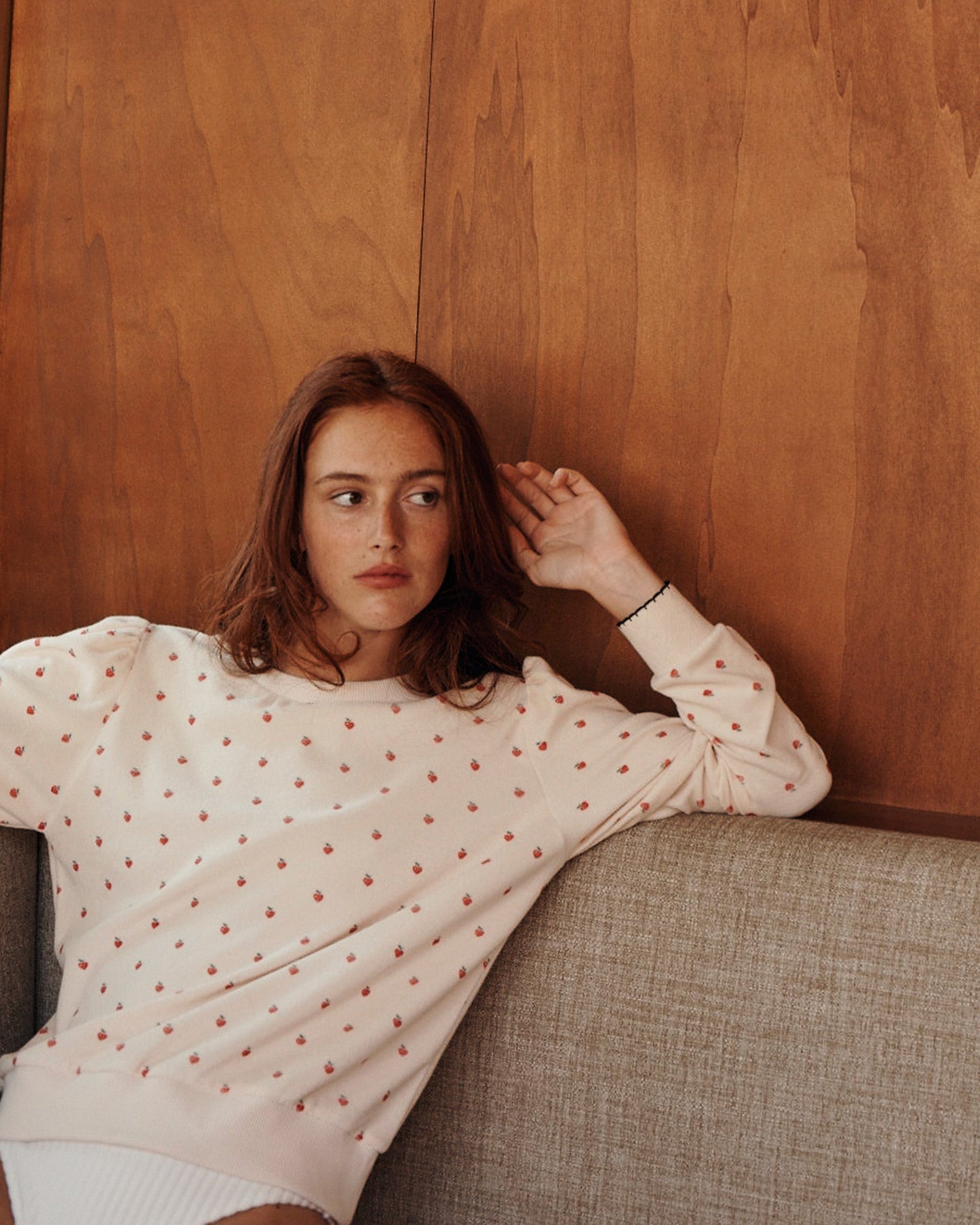 Sweat éponge loose petit cœur rouge