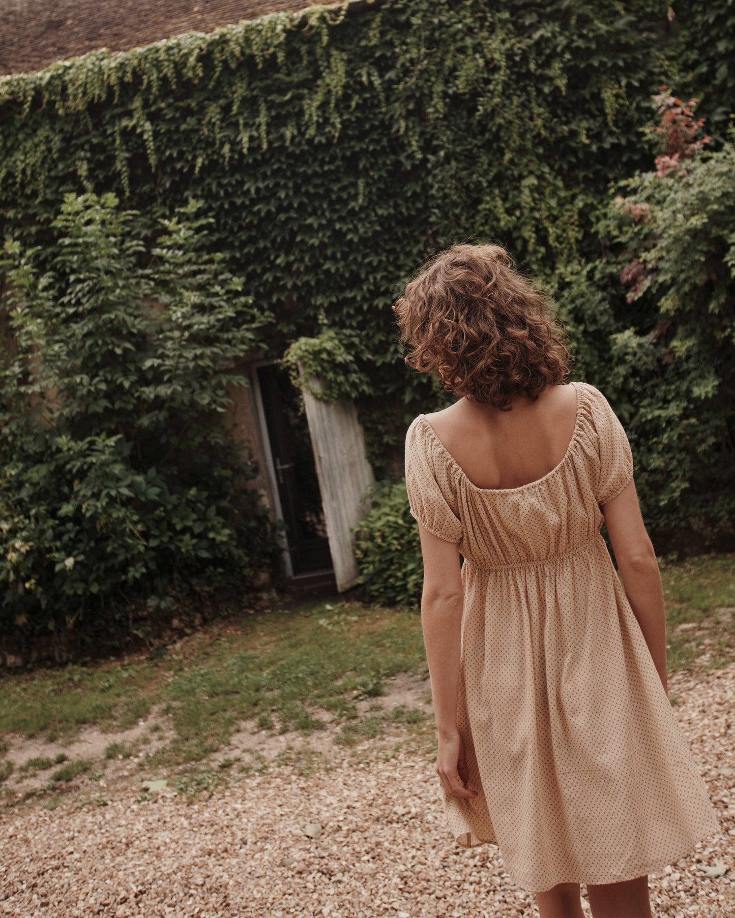 Robe coton beige pois vert