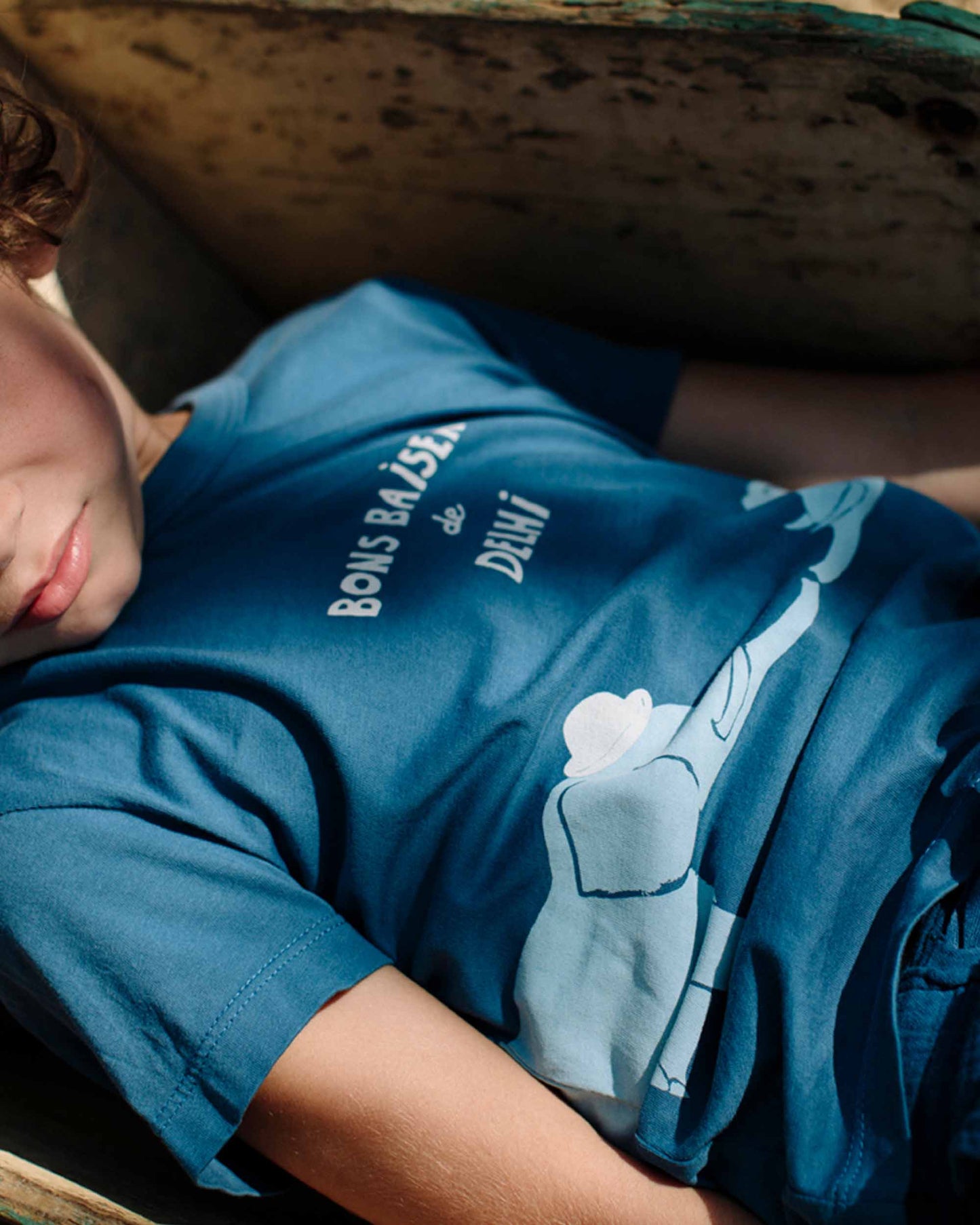 T-shirt "Bons baisers de Delhi" bleu