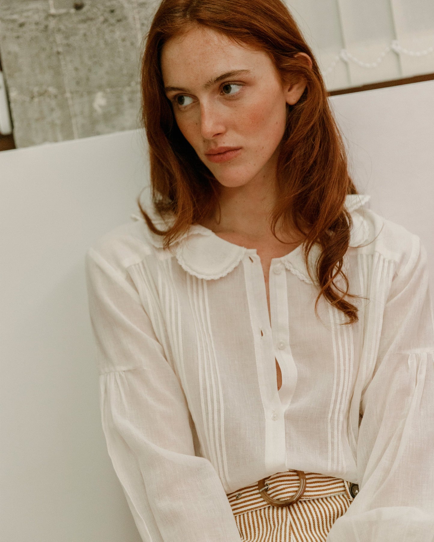 Blouse col pétales blanc cassé