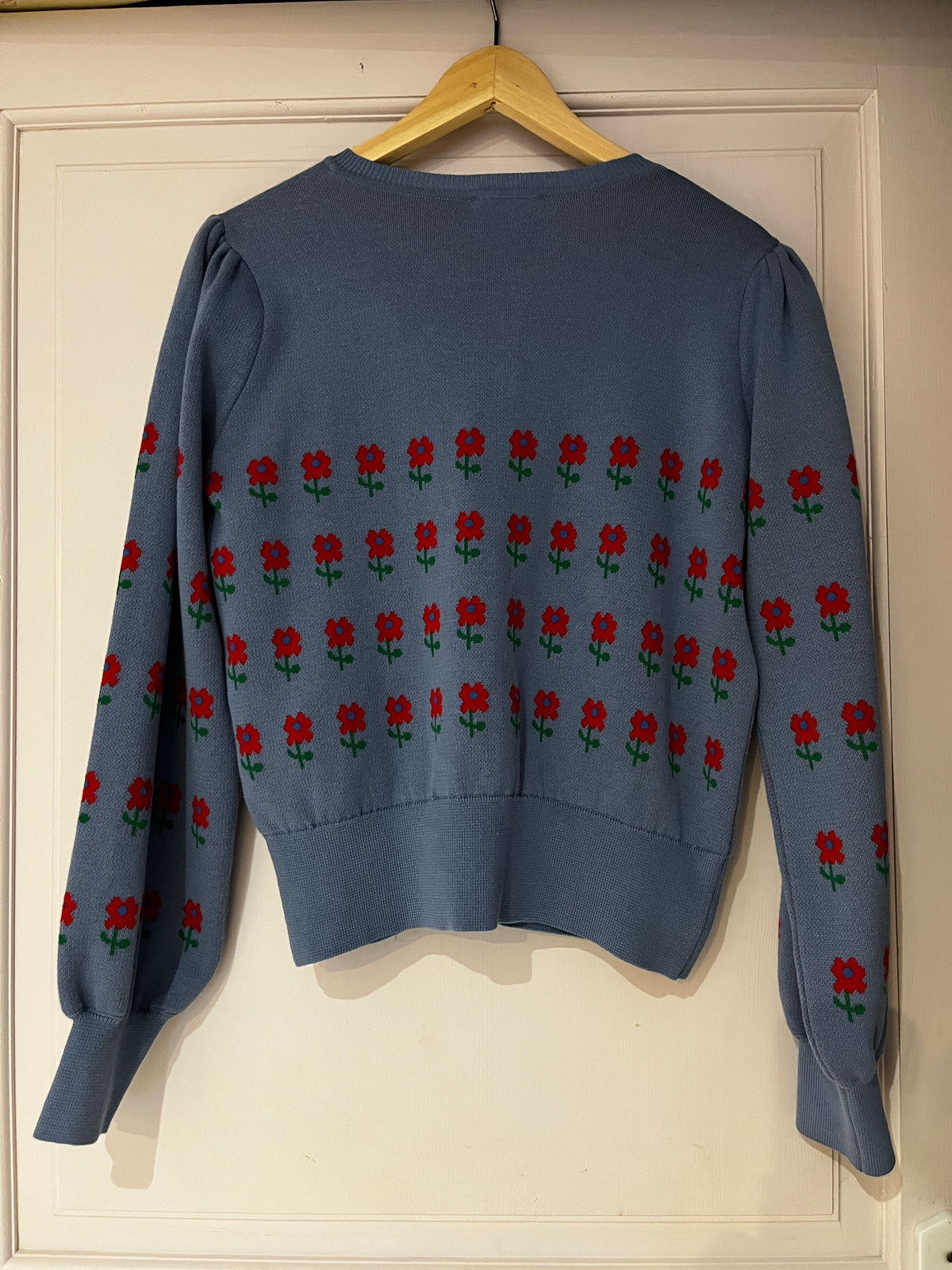 Gilet bleu fleuri en coton