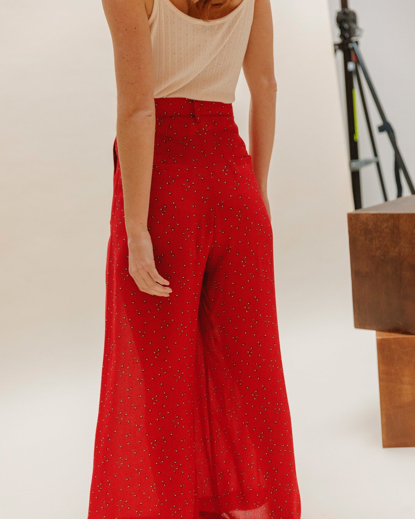 Pantalon palazzo à fleurs rouge