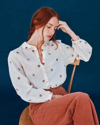 Blouse - Écru broderies roses