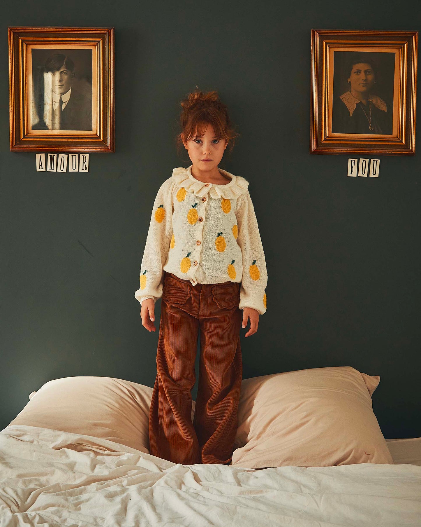 Pantalon poches fleurs velours macadamia
