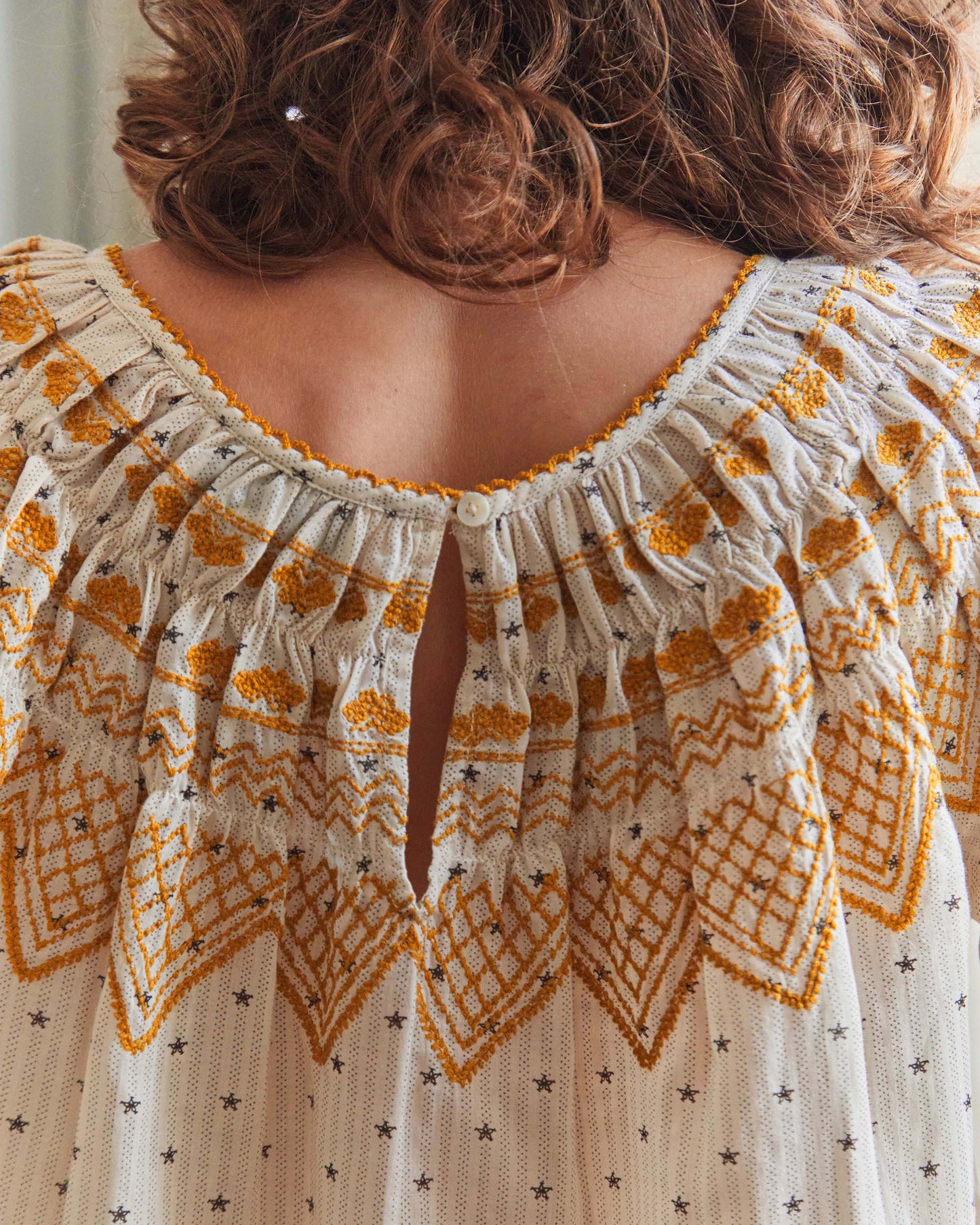 Blouse smockée étoile écru