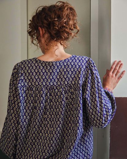 Blouse fleurs marine et écru