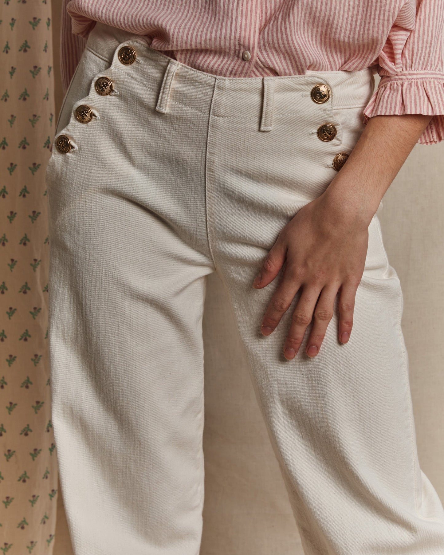 Pantalon à pont boutons dorés denim écru