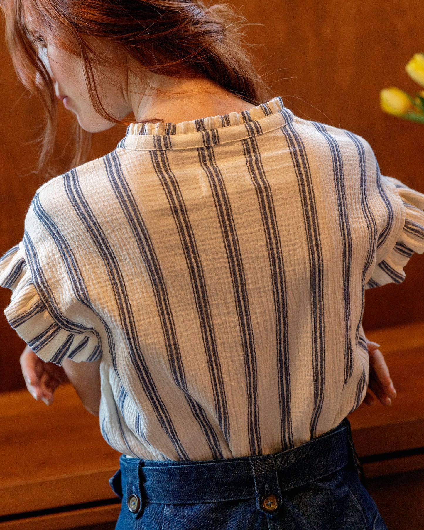 Blouse rayures à volants bleu et écru