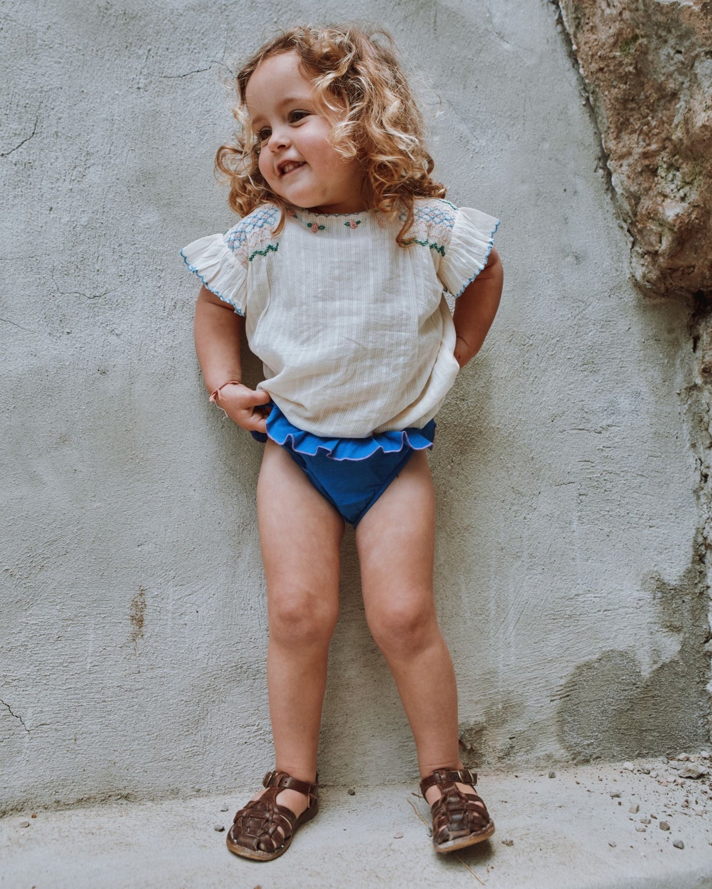 Blouse brodée smockée main écru