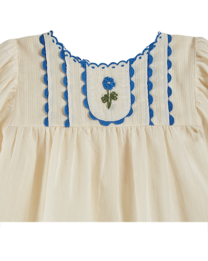 Blouse brodée main écru