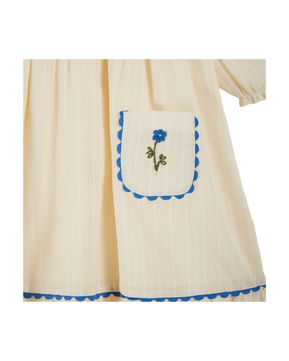 Robe brodée festonnée écru