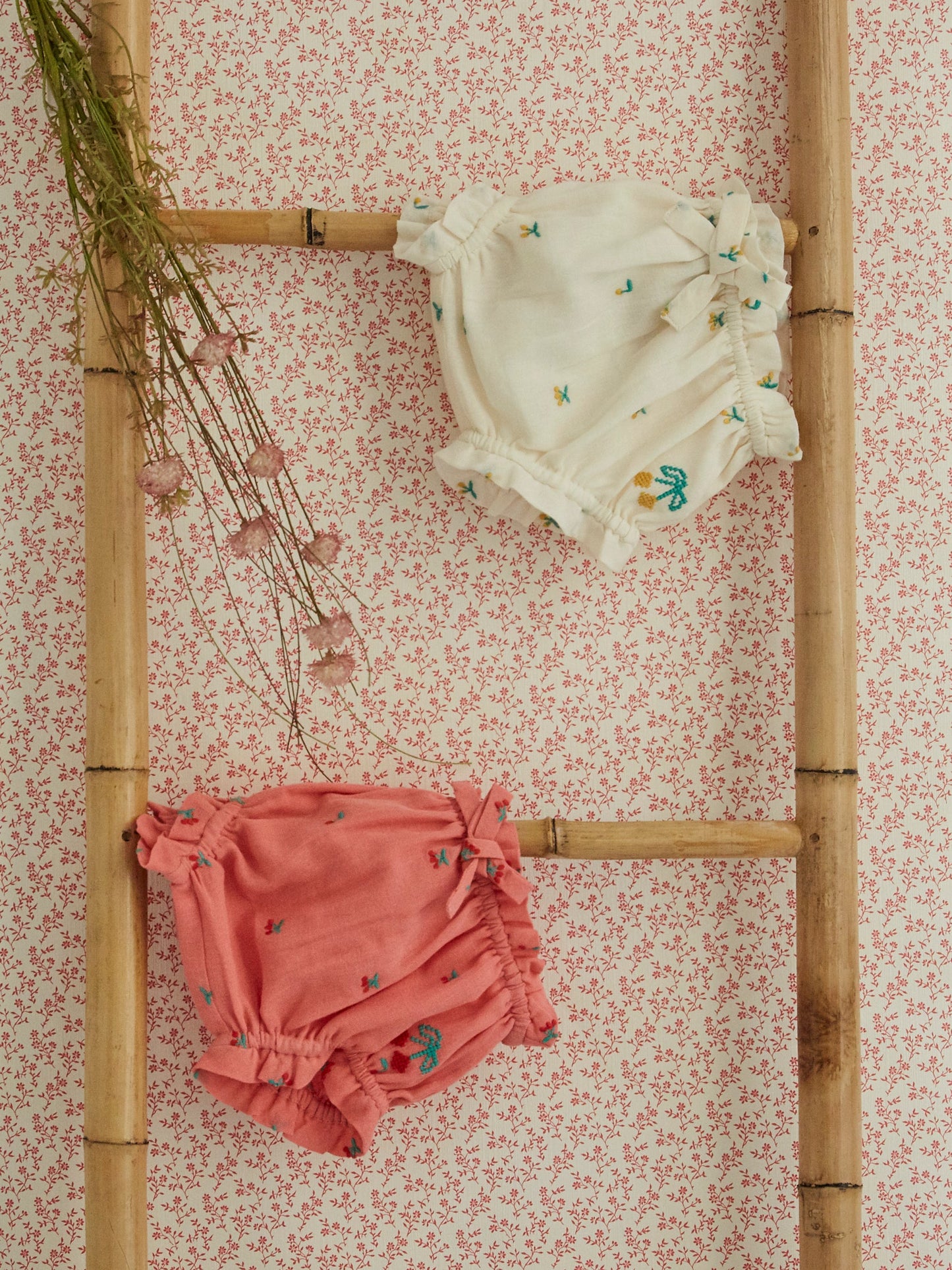 Bloomer broderie cerise chantilly