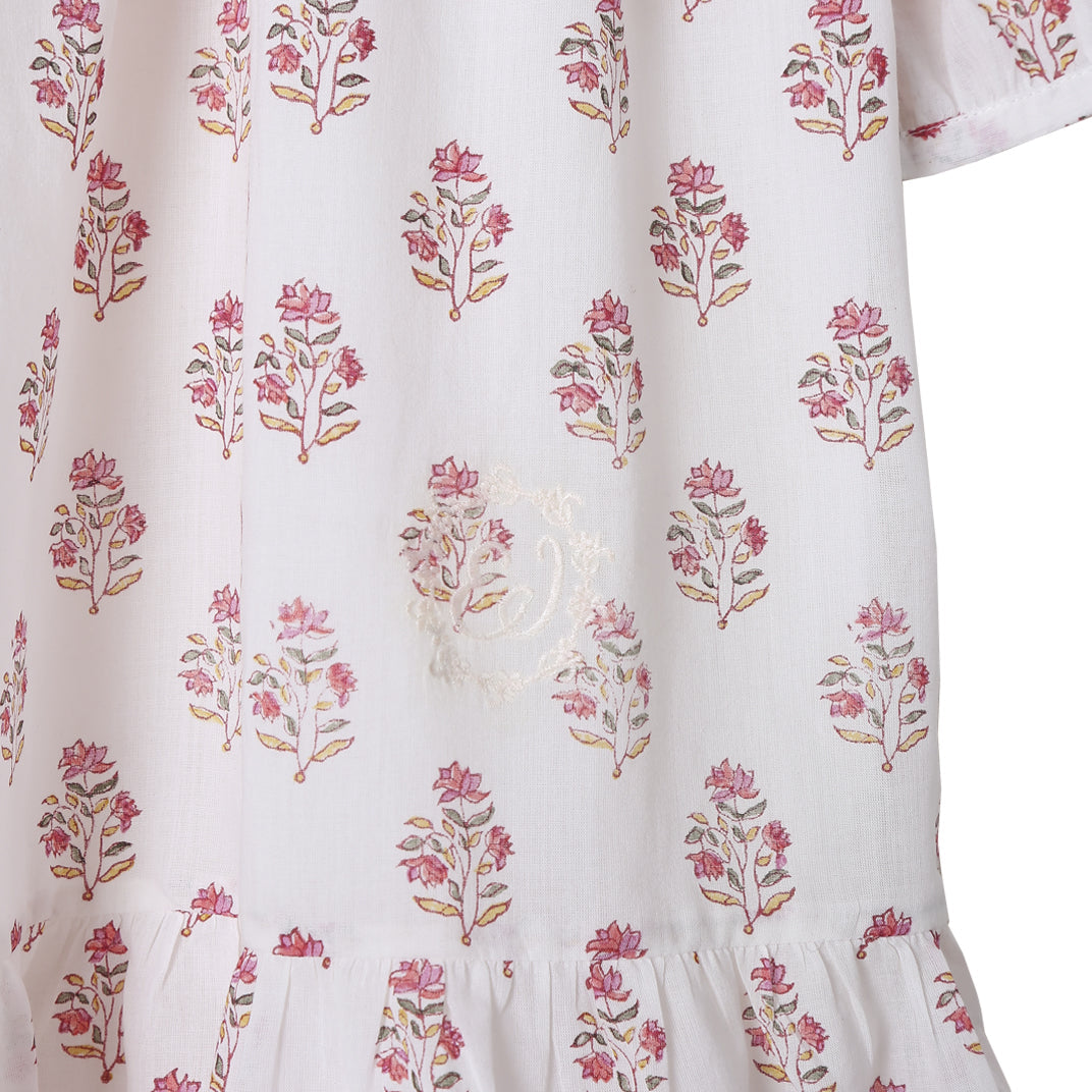 Robe à fleurs écru