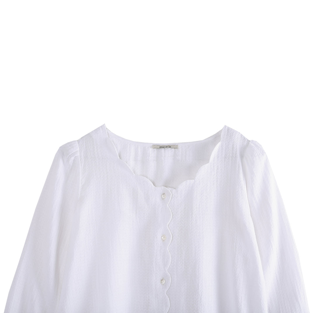 Blouse à encolure festonnée écru