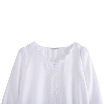 Blouse à encolure festonnée écru
