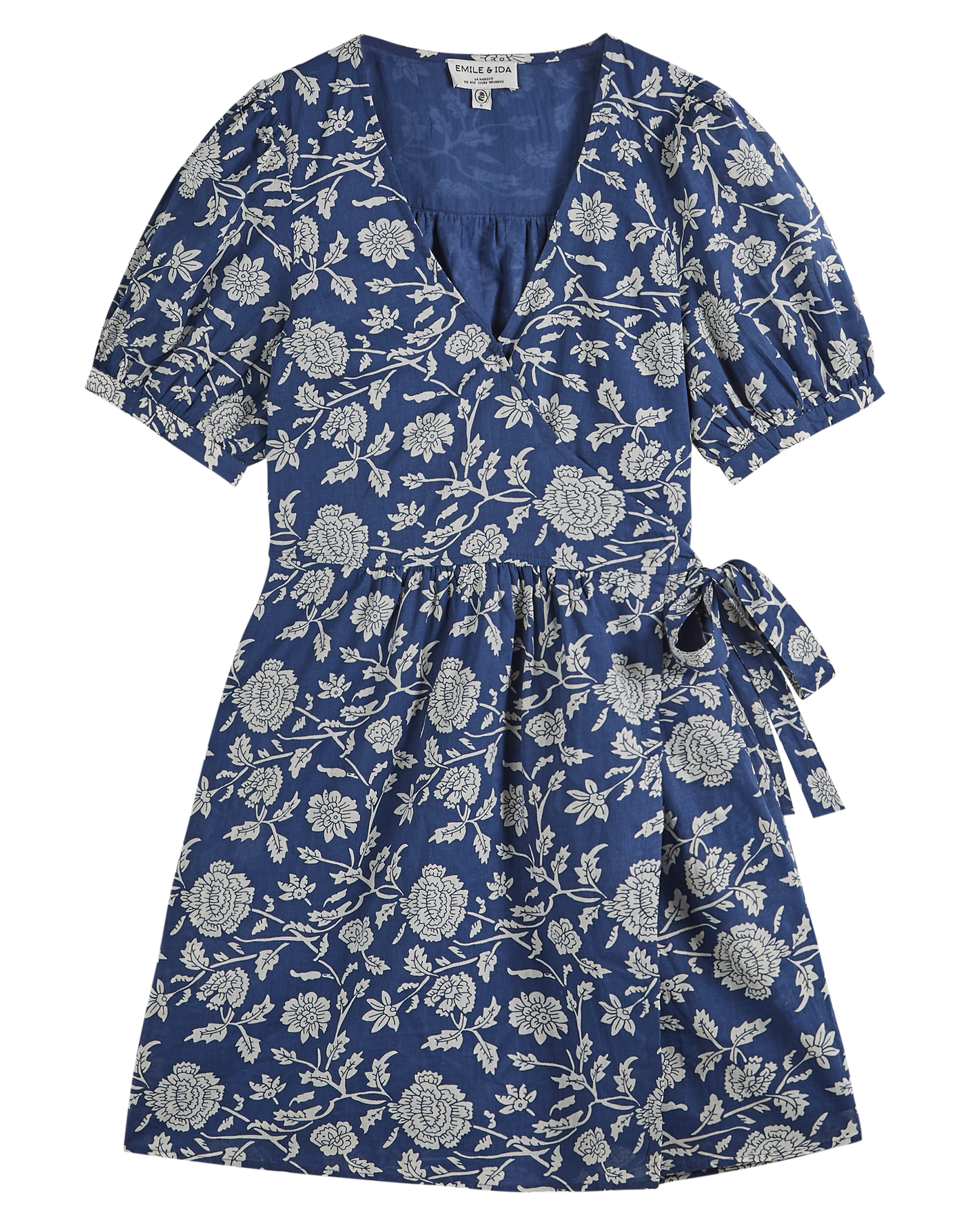Robe portefeuille bleue à fleurs blanches