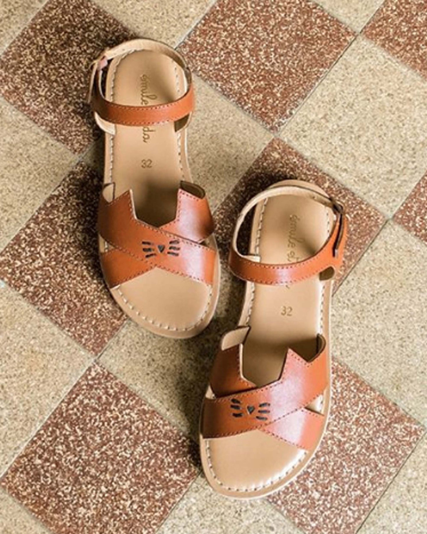 Sandales en cuir chaton marron