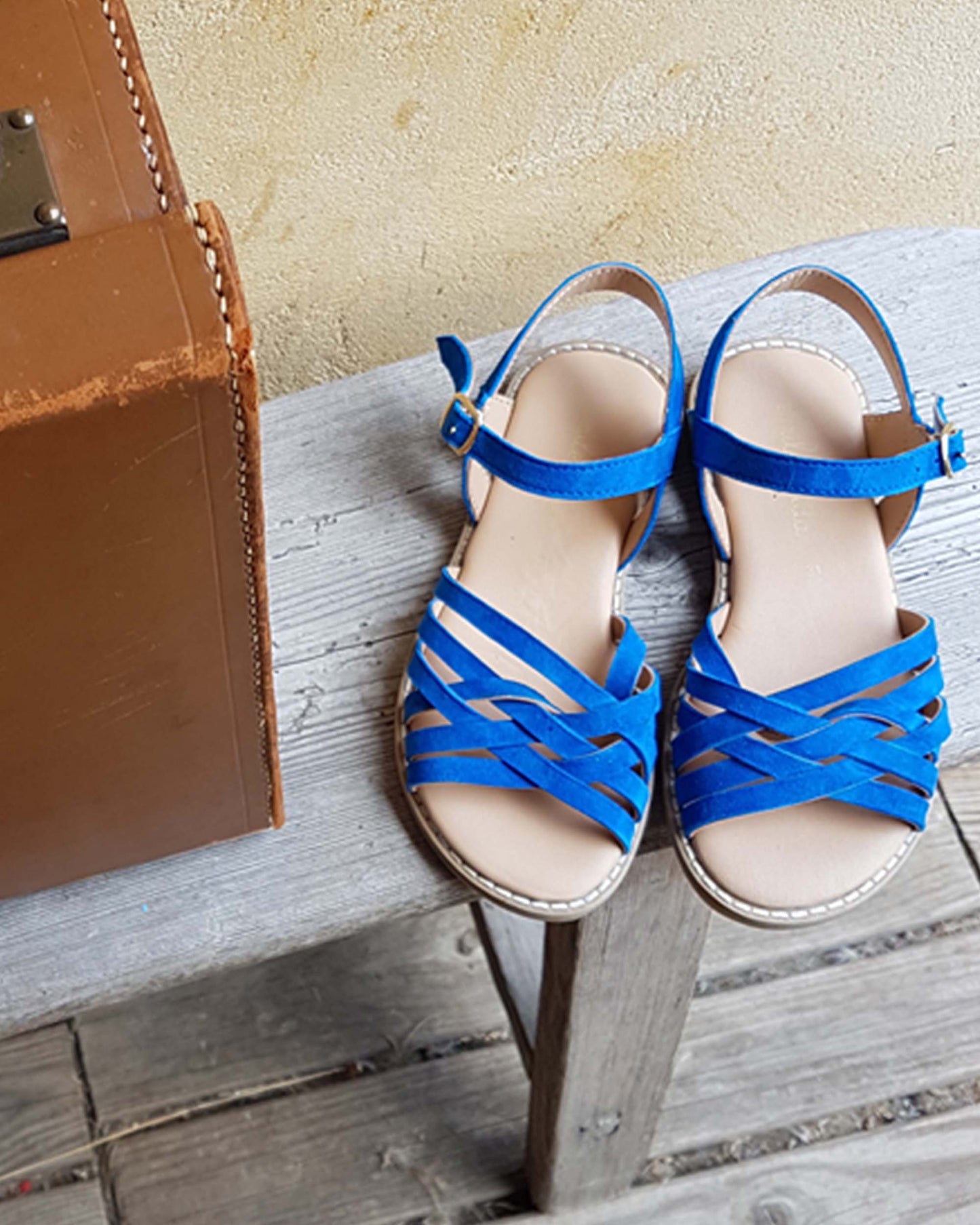 Sandales cuir tresses bleu