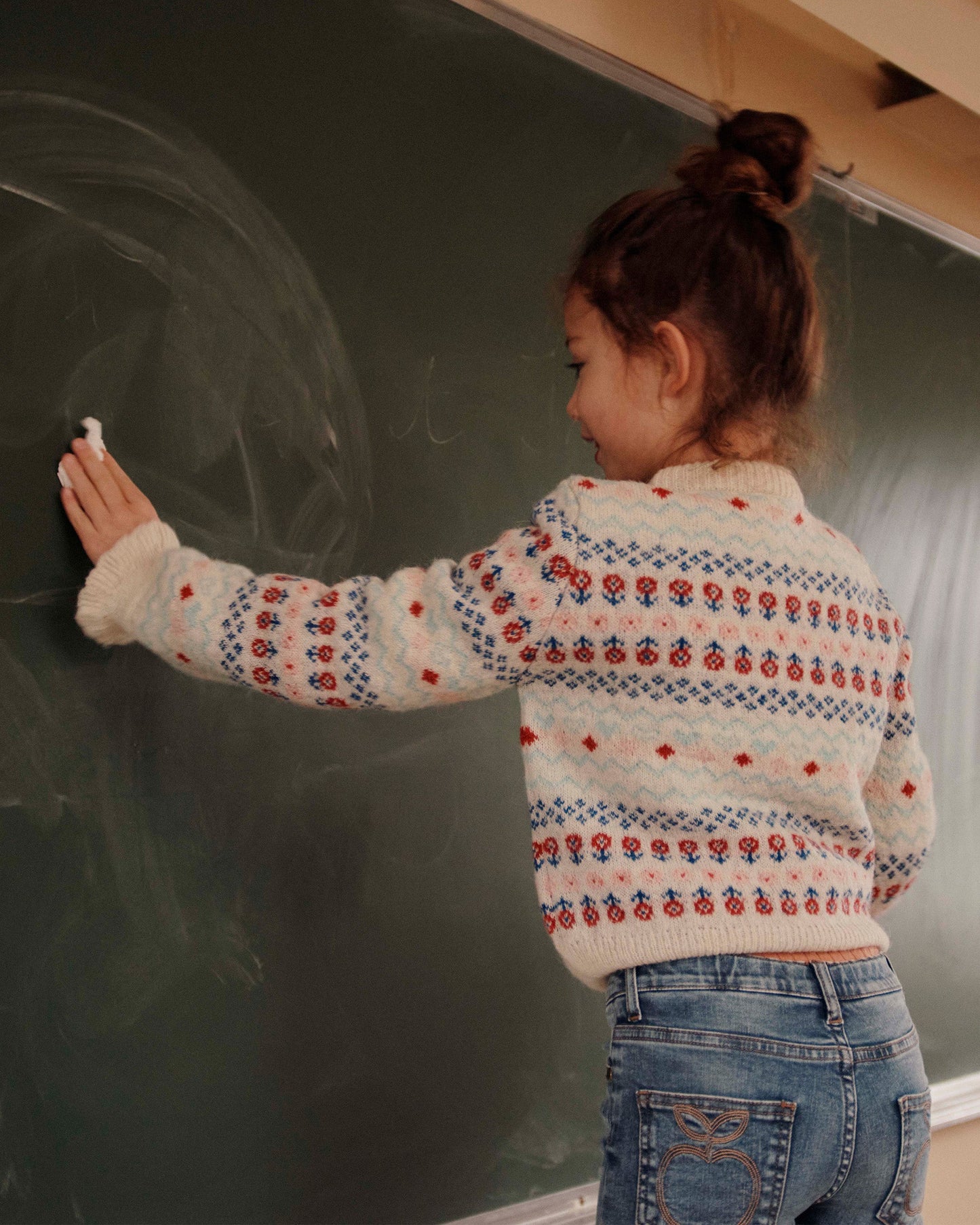 Pull fille jacquard écru et multicolore